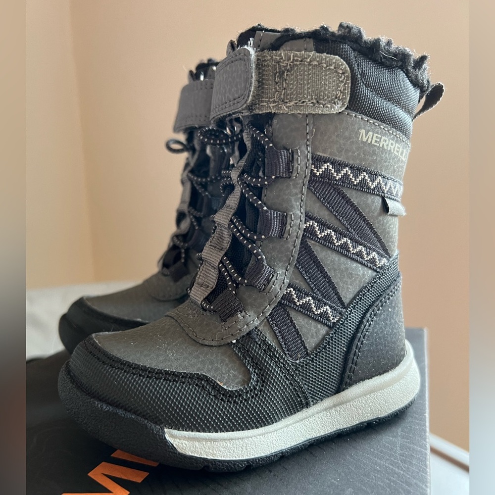 NIB - Merrell - Little Kid's Snow Crush 2.0 Waterproof Jr. Boot, sz 4 (toddler)